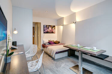 Exclusive studio apartment in prime location near the university