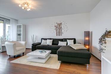 Sunny 2-room apartment for rent in Moosach