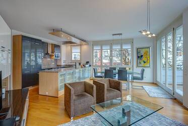 Furnished 4-room family apartment in great area