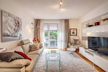 Bright and beautiful apartment with storage room and balcony