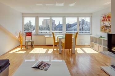 Light-flooded attic apartment 