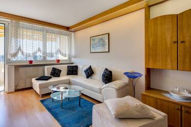 Laim: fully equipped 3-room apartment with balcony