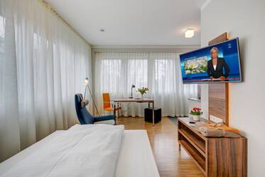 Ismaning: modern studio with parking space