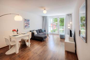 Quiet and sunny apartment in Schwabing