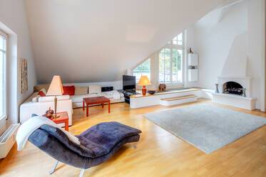 Sunny attic apartment with 2 bedrooms, 2 bathrooms