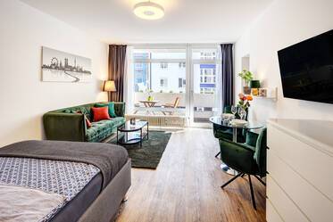 Gärtnerplatzviertel: Furnished 1-room apartment with balcony