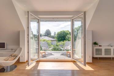 Very quiet, sunny roof-terrace apartment