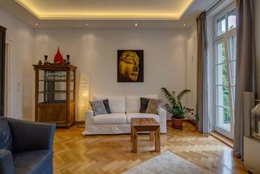 3-room period apartment with high-ceilings in Schwabing