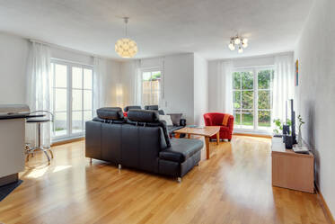 Very nicely furnished apartment with 2 terraces and parking space