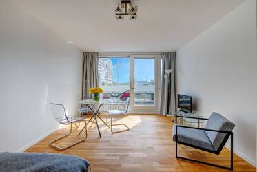 Apartment with a view of the Olympic Tower 