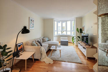 Maxvorstadt: large 3-room apartment in prime area