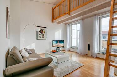 Sunny 2-room apartment with roof terrace in Munich-Haar