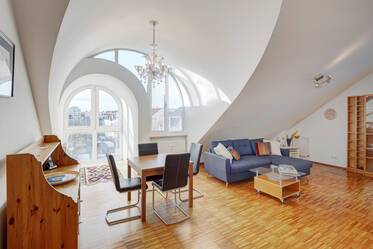 Ottobrunn: Bright and friendly attic apartment