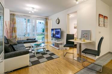 Obergiesing: bright apartment with south-terrace