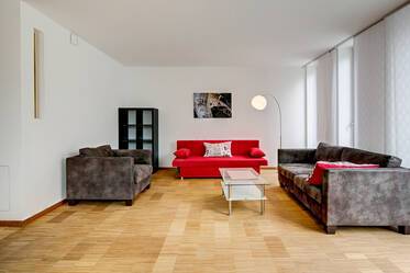 Unterschleißheim/Lohhof: generous apartment