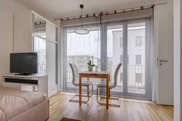 Messestadt Riem, near U-Bahn U2: modern studio