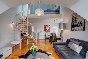 Furnished gallery apartment near S8