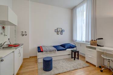 Ideal for singles - Furnished, well-equipped period apartment near Ostbahnhof
