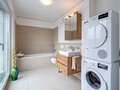 attic apartment München Am Hart 01 bathroom 10425