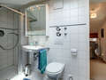 maisonette-gallery apartment Tutzing 03 2. bathroom 10604