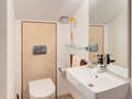 attic apartment Gräfelfing 01 guest toilet 10636