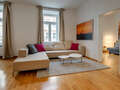 apartment München Glockenbachviertel 04 living room 10946