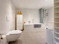 Bungalow Germering 01 2. bathroom 11857