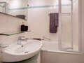 apartment München Schwabing 01 bathroom 12216