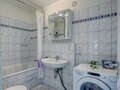 apartment München Arabellapark 02 bathroom 12322