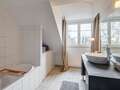 attic apartment München Nymphenburg 01 bathroom 12497