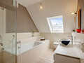 attic apartment München Lerchenau 01 bathroom 12556