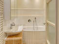 apartment München Schwabing 01 bathroom 12591