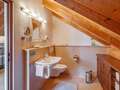 attic apartment Bad Heilbrunn 02 bathroom 12824
