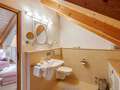 attic apartment Bad Heilbrunn 02 bathroom 12826