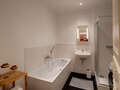 apartment München Haidhausen 01 bathroom 13030