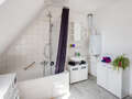 attic apartment München Nymphenburg 02 bathroom 13654