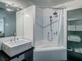 apartment with garden 	 München Herzogpark 02 bathroom 1401