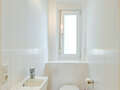 apartment München Haidhausen 01 guest toilet 14027