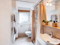 apartment München Schwabing-West 01 bathroom 14098