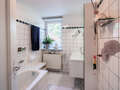attic apartment München Neuhausen 01 bathroom 14119