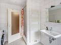 attic apartment München Ludwigsvorstadt 01 bathroom 14609