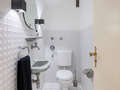 apartment München Solln 01 separate toilet 14682