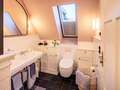 attic apartment München Neuhausen 02 2. bathroom 14709
