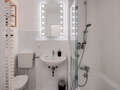 apartment München Glockenbachviertel 01 bathroom 14711