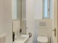 apartment München Glockenbachviertel 01 separate toilet 14833