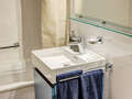 apartment München Glockenbachviertel 02 bathroom 14855