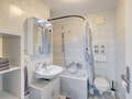 apartment München Untermenzing 01 bathroom 14866