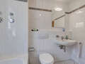 apartment with garden 	 München Pasing 03 bathroom 14874