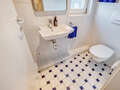 gallery apartment  München Maxvorstadt 02 guest toilet 14890