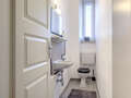 apartment München Gärtnerplatzviertel 01 guest toilet 1590